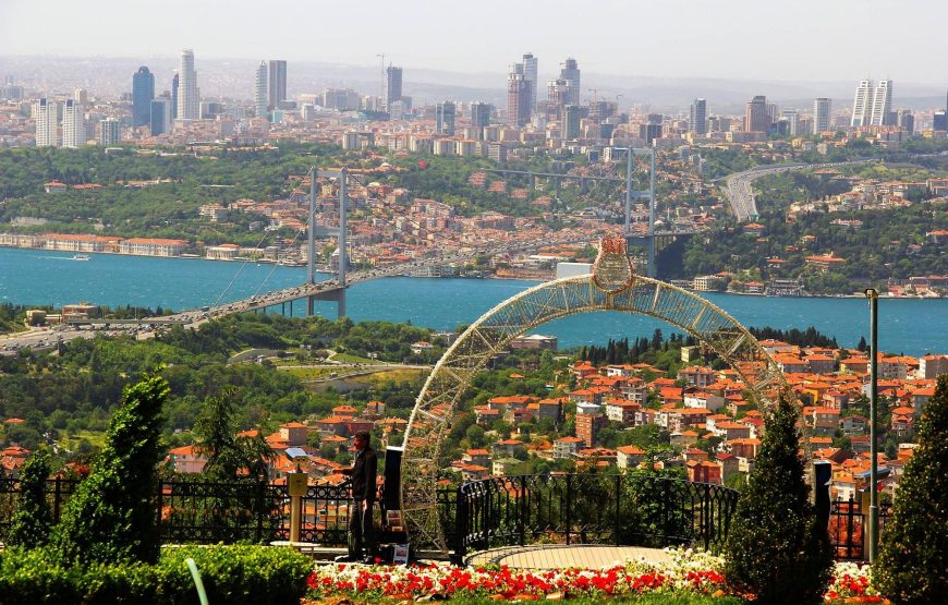 Beylerbeyi̇ Palace & Two Continents (Asia & Europe)