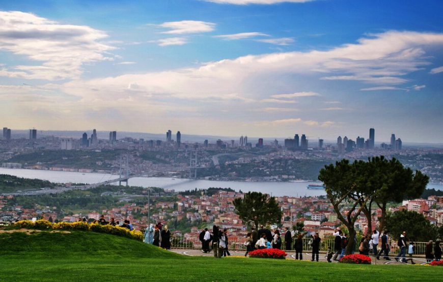 Beylerbeyi̇ Palace & Two Continents (Asia & Europe)